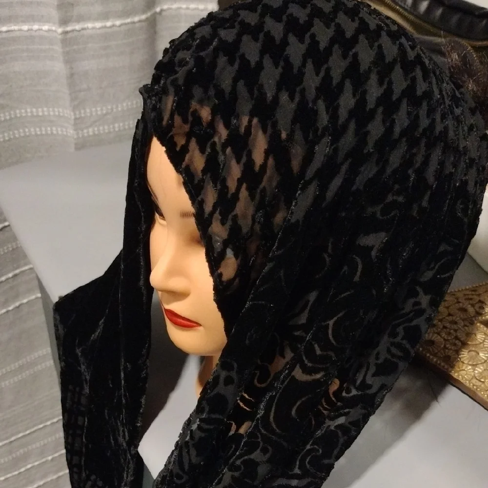 Elegant Silk Black Velvet Scarf - Picture 5 of 7